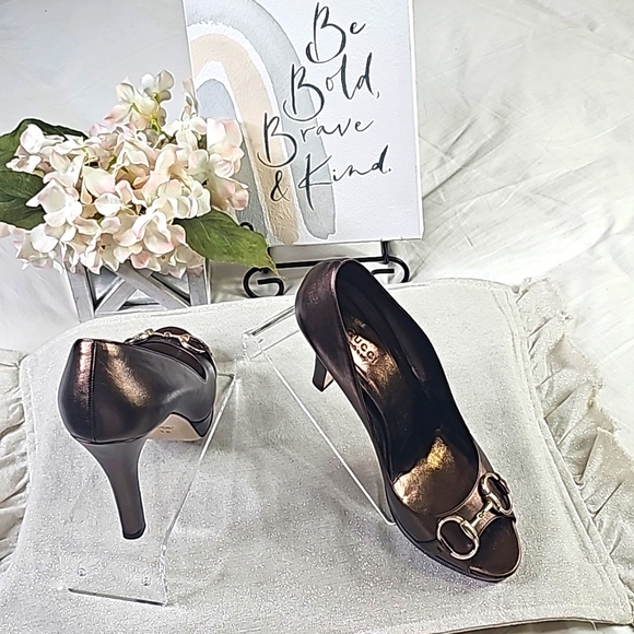 GUCCI 100% Authentic Horsebit Accent Leather High Heels Shoes, Size 9B - Picture 3 of 17